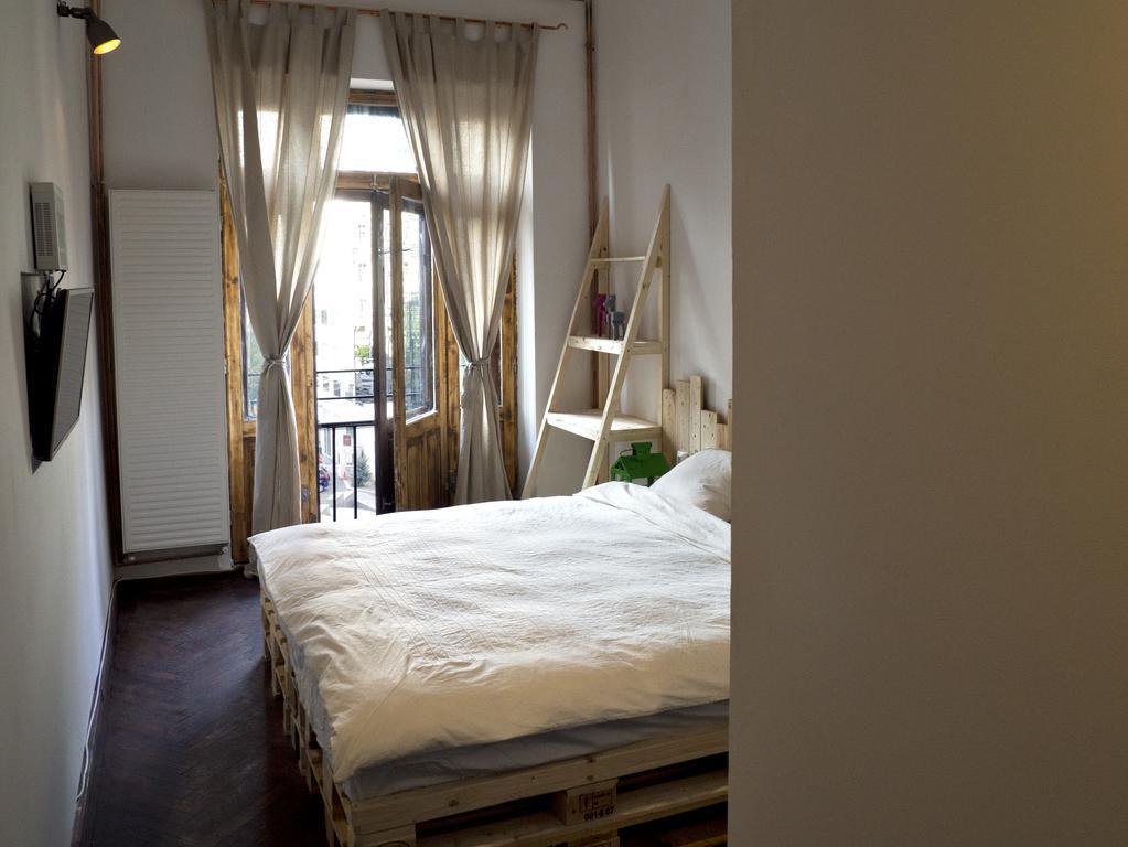 Victoria Poshtel Bucharest Vandrarhem Rum bild