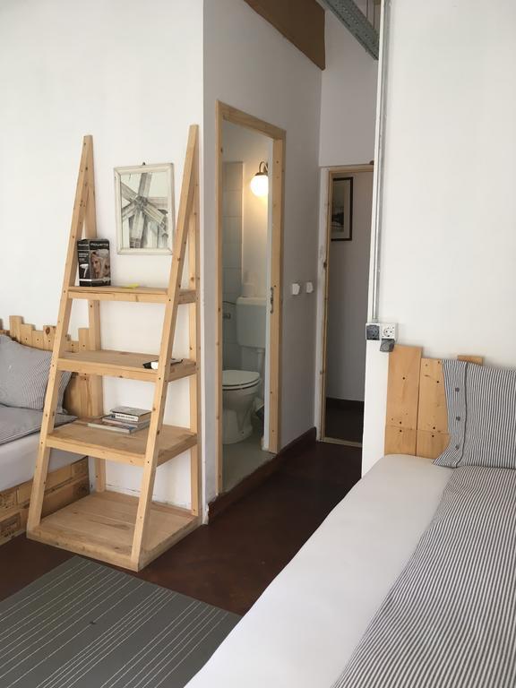 Victoria Poshtel Bucharest Vandrarhem Exteriör bild