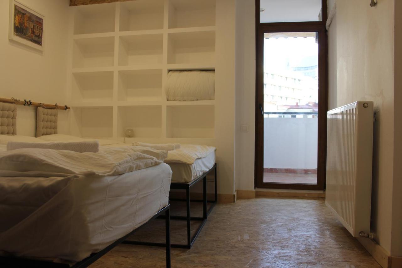 Victoria Poshtel Bucharest Vandrarhem Exteriör bild