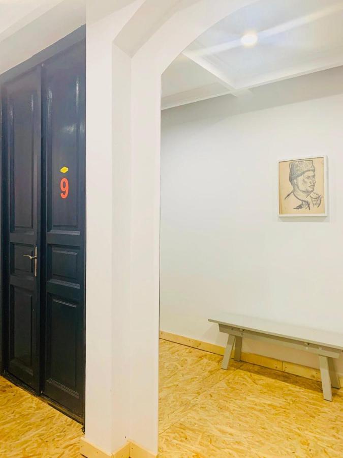 Victoria Poshtel Bucharest Vandrarhem Exteriör bild