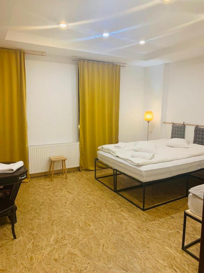 Victoria Poshtel Bucharest Vandrarhem Exteriör bild
